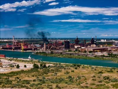 Des avancées notables se dessinent pour les projets de décarbonation sur la zone industrialo-portuaire de Fos-sur-Mer.  ©Marin Coat