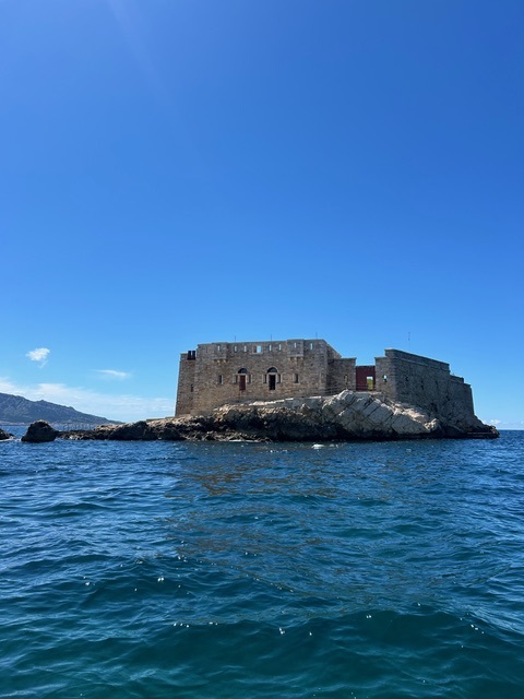 Le fortin de l'île, construit par Louis XIV au 18ème siècle.  © Fabienne Berthet