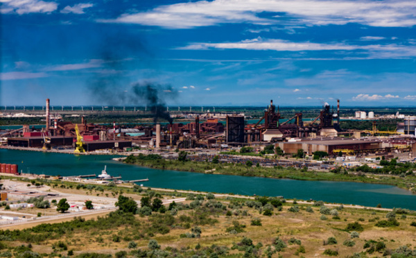 Des avancées notables se dessinent pour les projets de décarbonation sur la zone industrialo-portuaire de Fos-sur-Mer.  ©Marin Coat